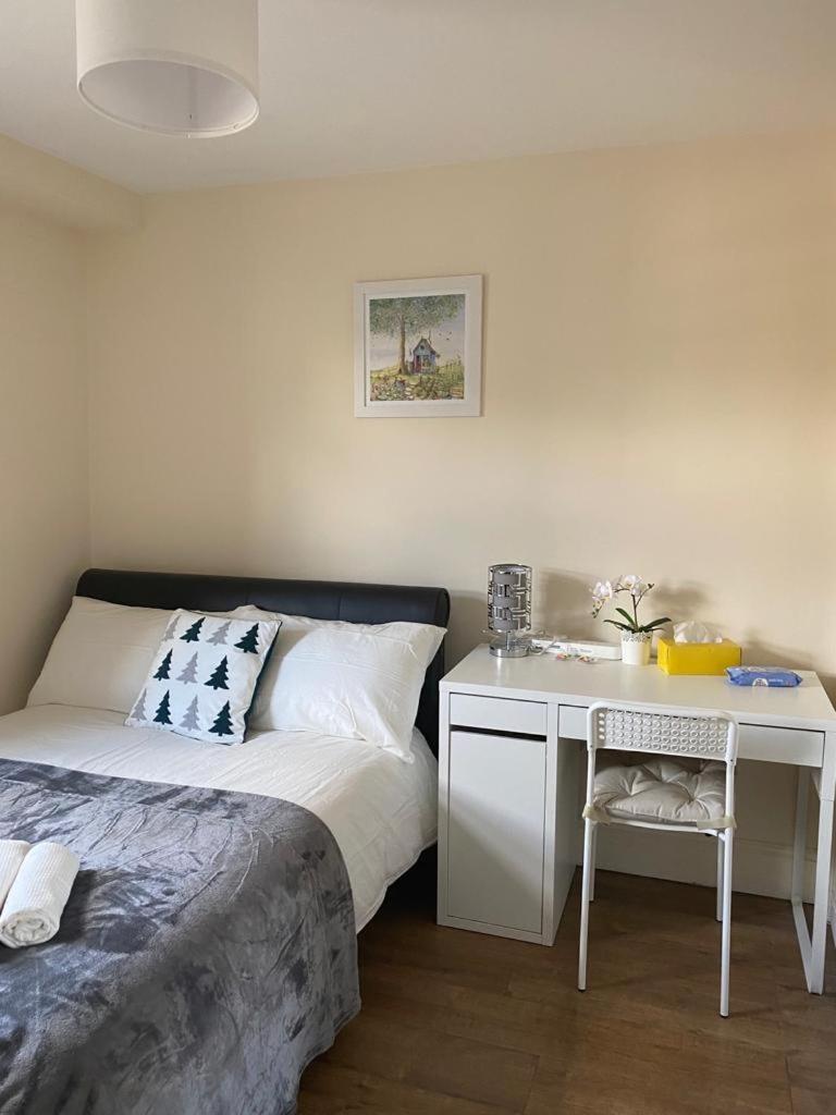 Lovely Private Rooms In Camden, Central London Exterior photo