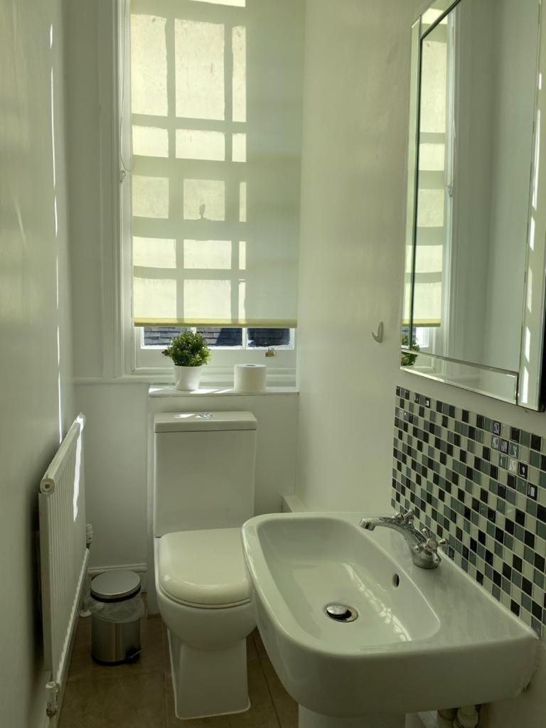 Lovely Private Rooms In Camden, Central London Exterior photo